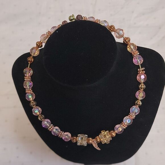 Handmade Beaded Necklace/Choker with Rose Gold Feather Pendant - Picture 3 of 8